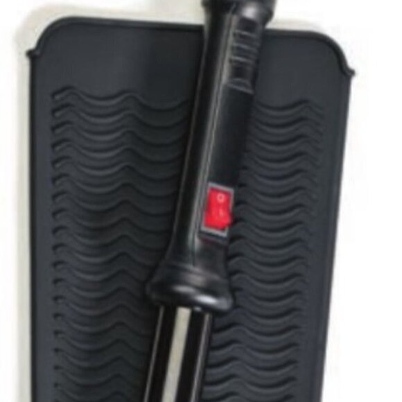 🌟 HOST PICK 🌟 Hairstyling Tool Mat and Storage Case - Picture 3 of 7